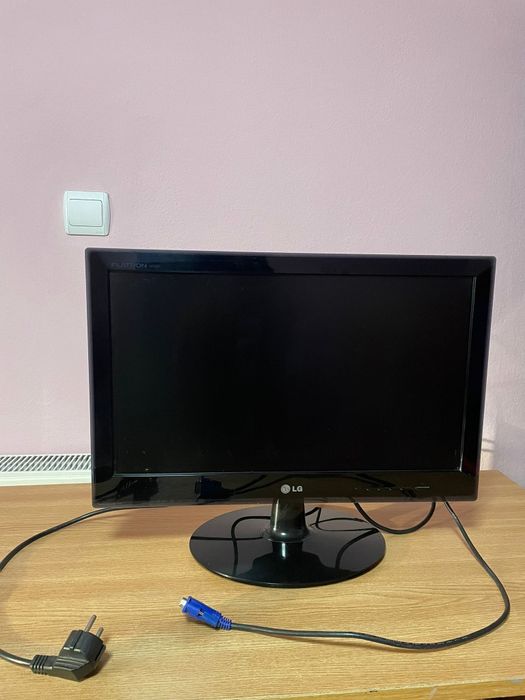 Vând calculator la pachet