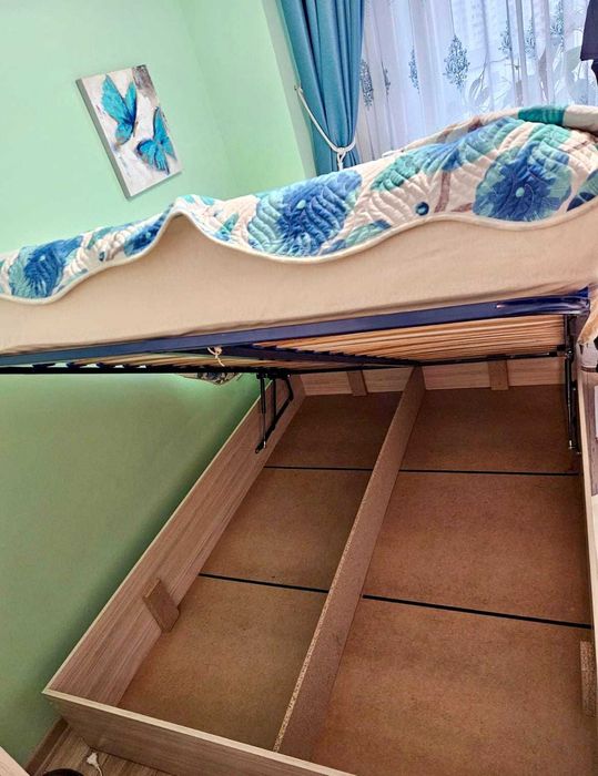 Mobila dormitor(pat 140/200,dulap,comoda)