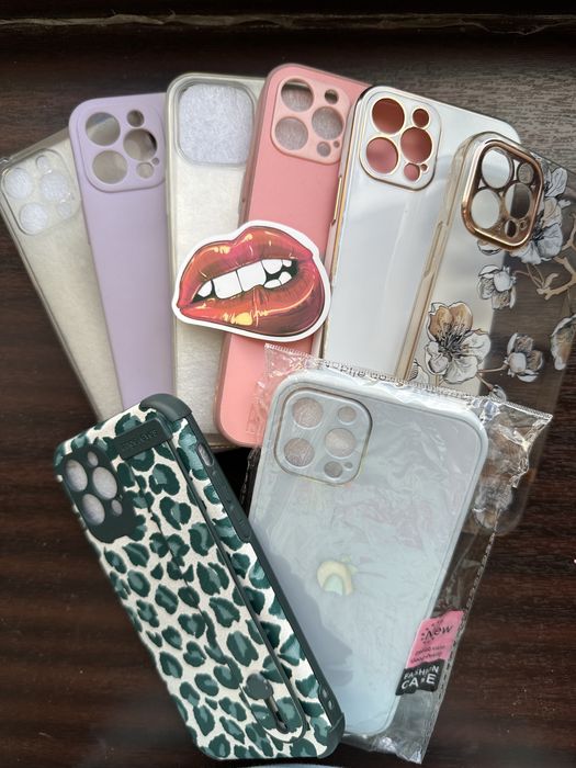 Продам чехлы на айфон 12 про