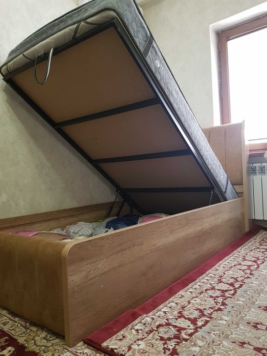 Кроват   (+ бонус комод)