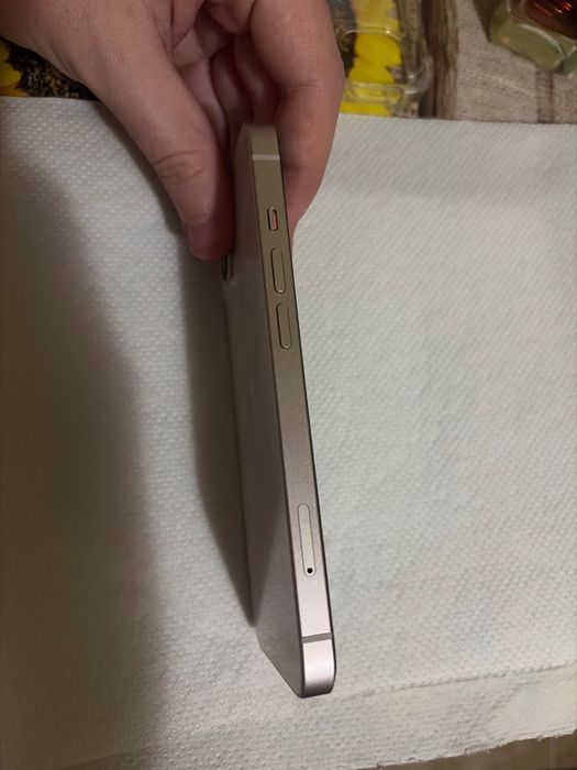 iPhone 13 pink in stare buna