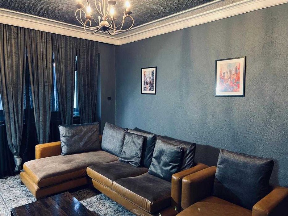 ЕЛЕГАНТЕН напълно обзаведен апартамент в ЦЕНТЪРА на гр. Карлово