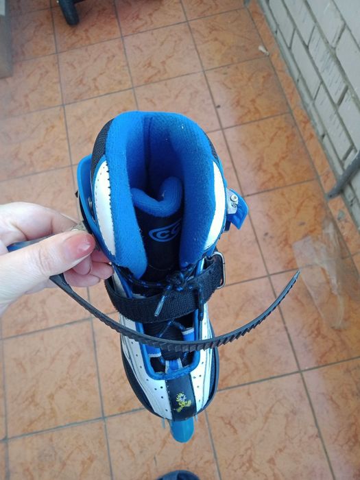 Роликовые коньки