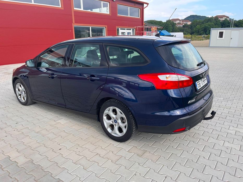 FORD Focus 2011 — imagine 5