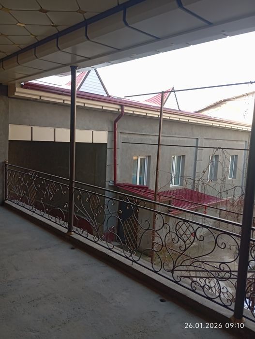 Дом вдоль речки зах