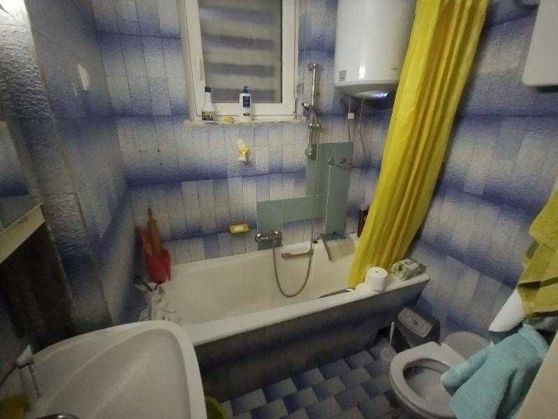 Дава се под наем Тристаен апартамент в Пловдив, Гагарин - 82 кв.м за 438.6 € - Снимка #2