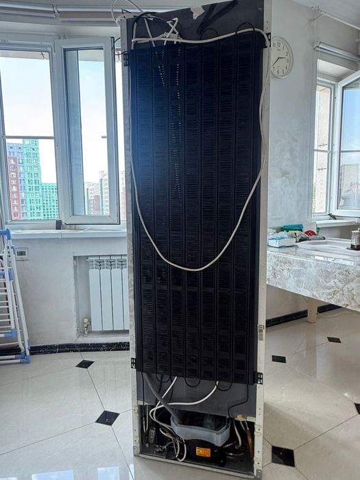 Продам бу холодильник Whirlpool