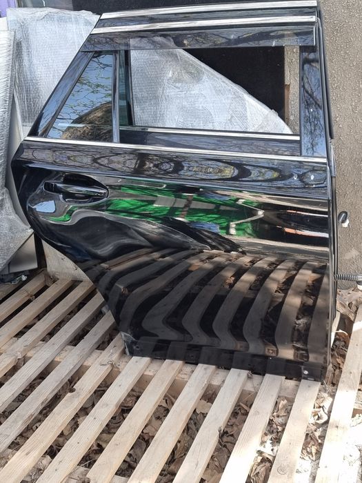 Дверь на Subaru Outback BS