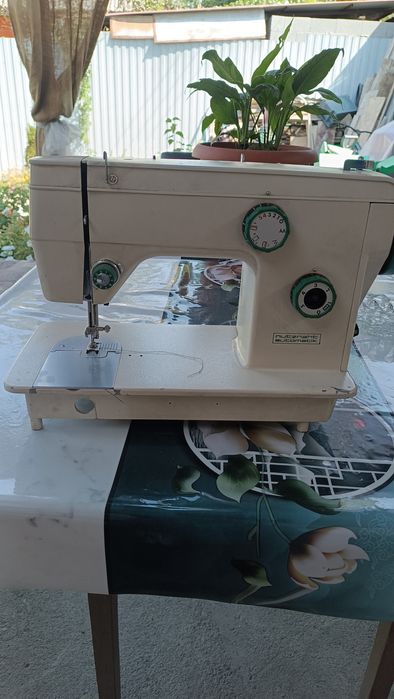 Продам Швейную машину