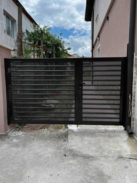 Гаражни и охранителни ролетни врати