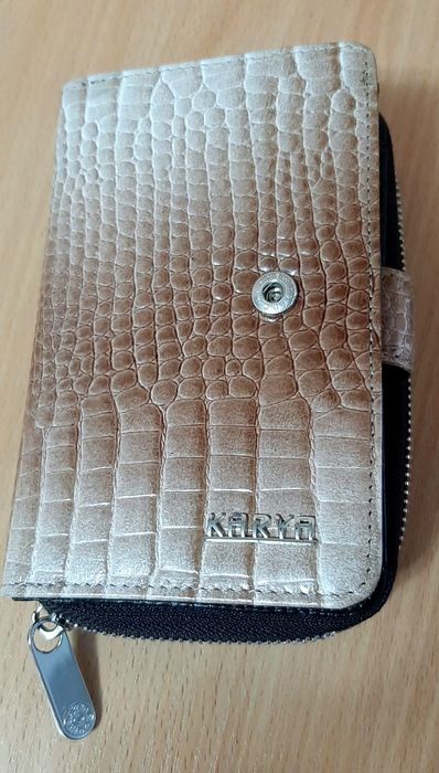 Новый кожаный кошелек