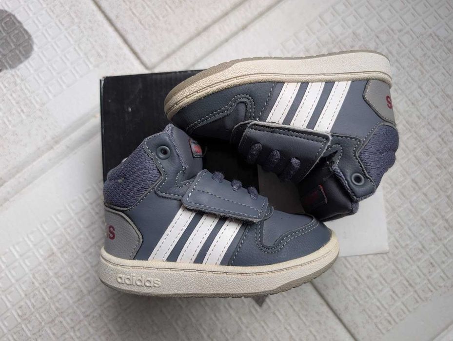 Високи детски кожени маратонки Adidas 22 номер