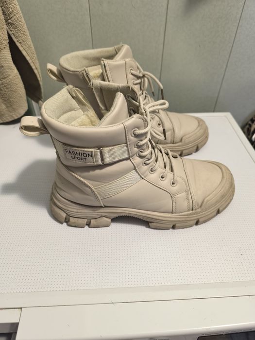 Ботинки утепленные