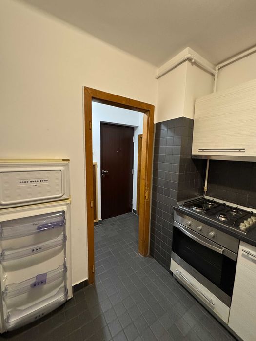 Inchiriez apartament cu 1 camera in zona centru