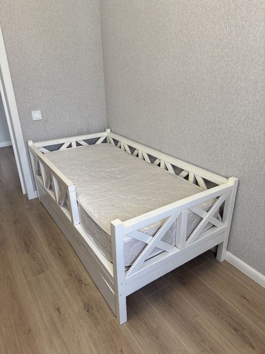 Продам детскую кровать