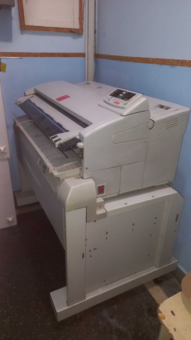 Широкоформатна аналогова копирна машина