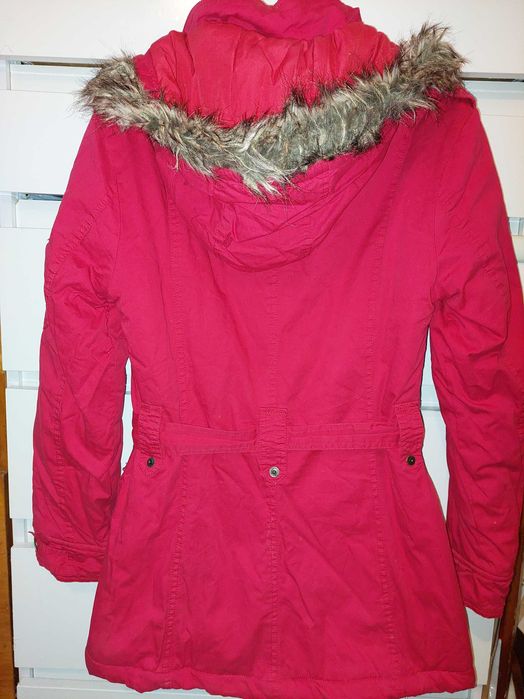 Geaca rosie grosuta,cu centura,gluga TRANSPORT GRATUIT