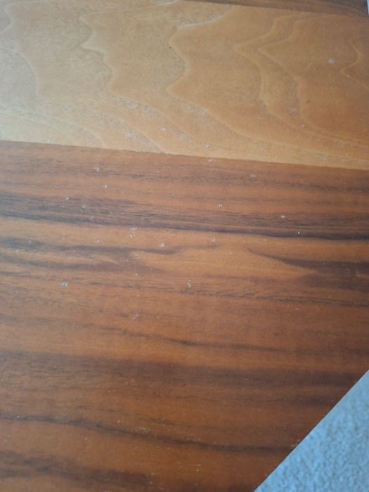 Дървена холна маса