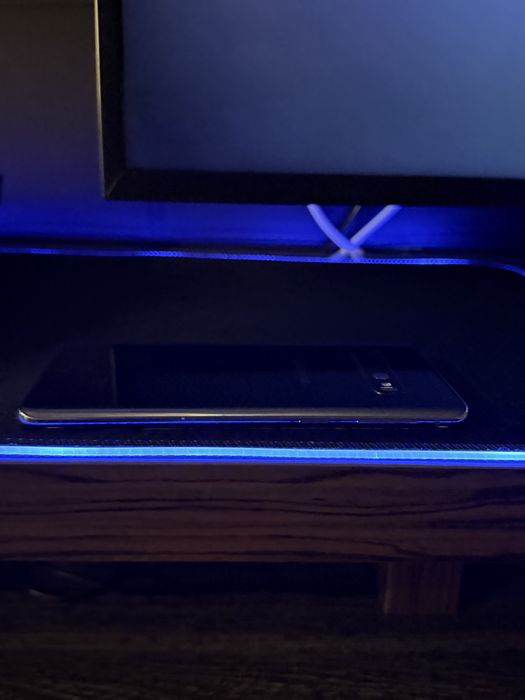 Samsung s 10  на памить 128