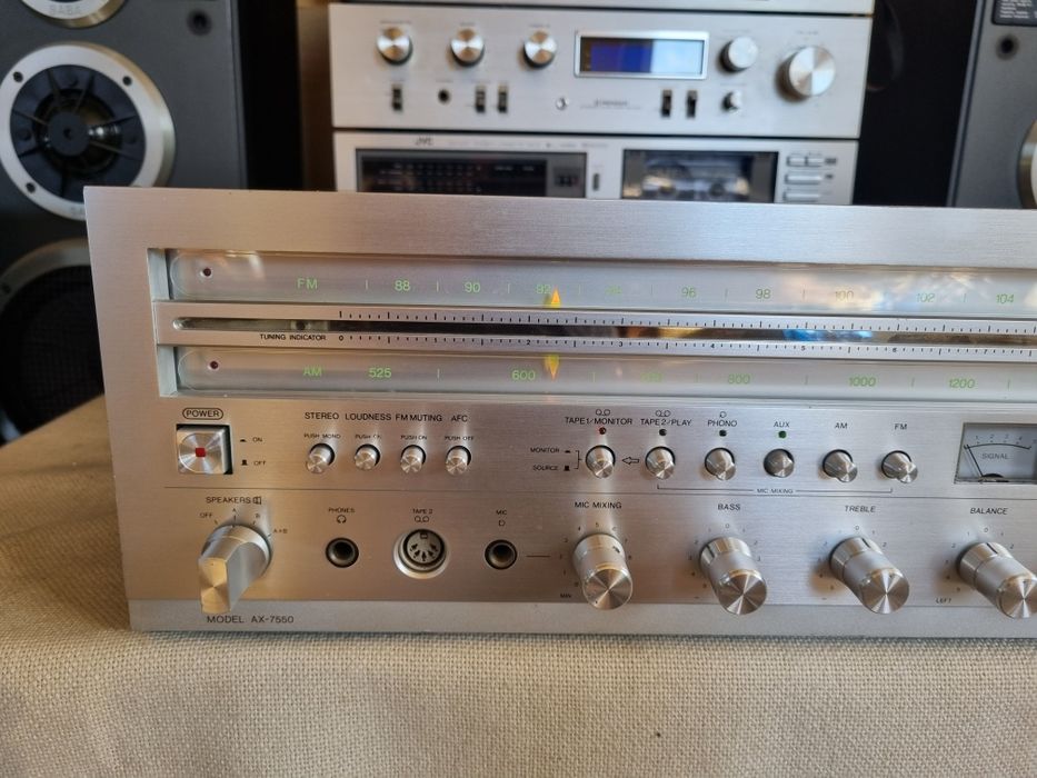 Receiver AIWA AX-7550. 30 watts/canal. Impecabil.
