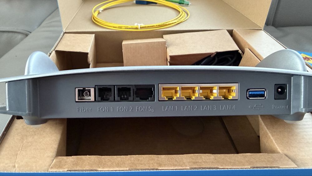 Router fibra cu wifi Fritzbox 5490