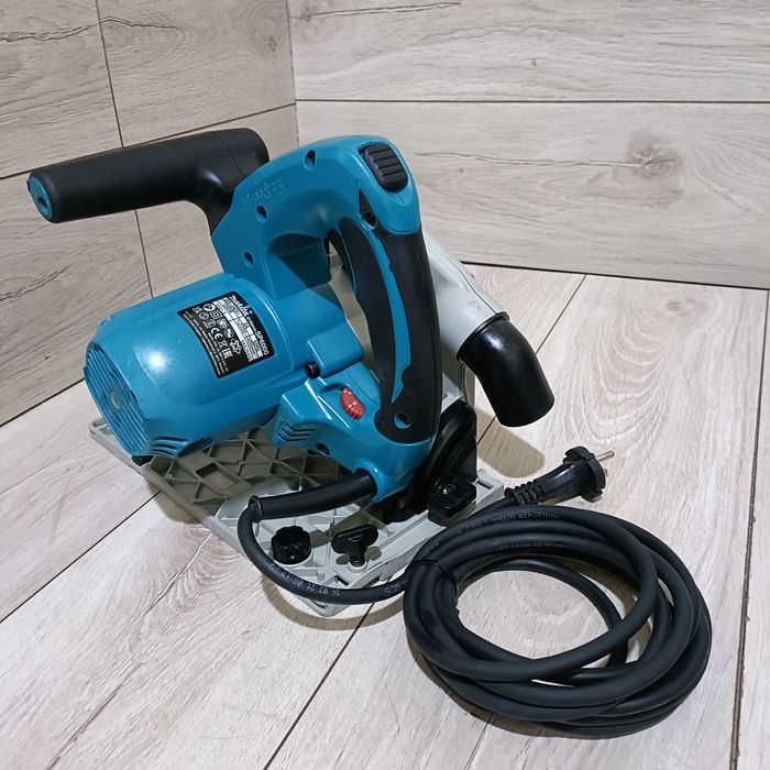 Fierastrau Circular cu plonjare Makita. SP 6000