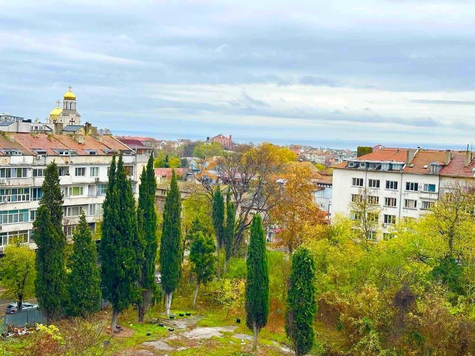 Продава се Тристаен апартамент в Варна, Централна поща - 118 кв.м за 3135 €/кв.м - Снимка #2