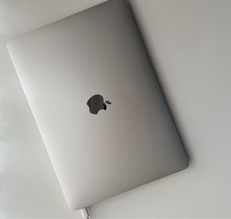 13” Macbook Air 2021 cu procesor M1