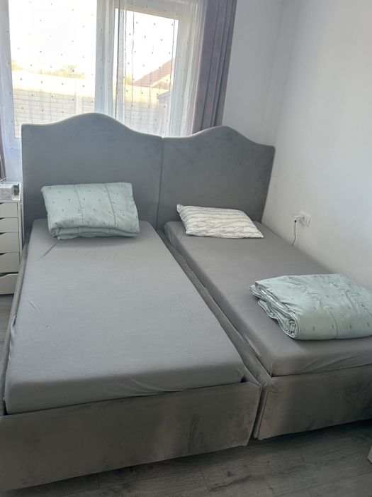 Vând pat cu spătar catifea