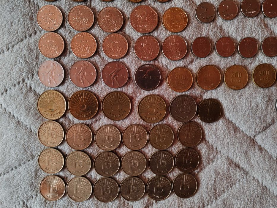 vand colectie de monede 210 buc