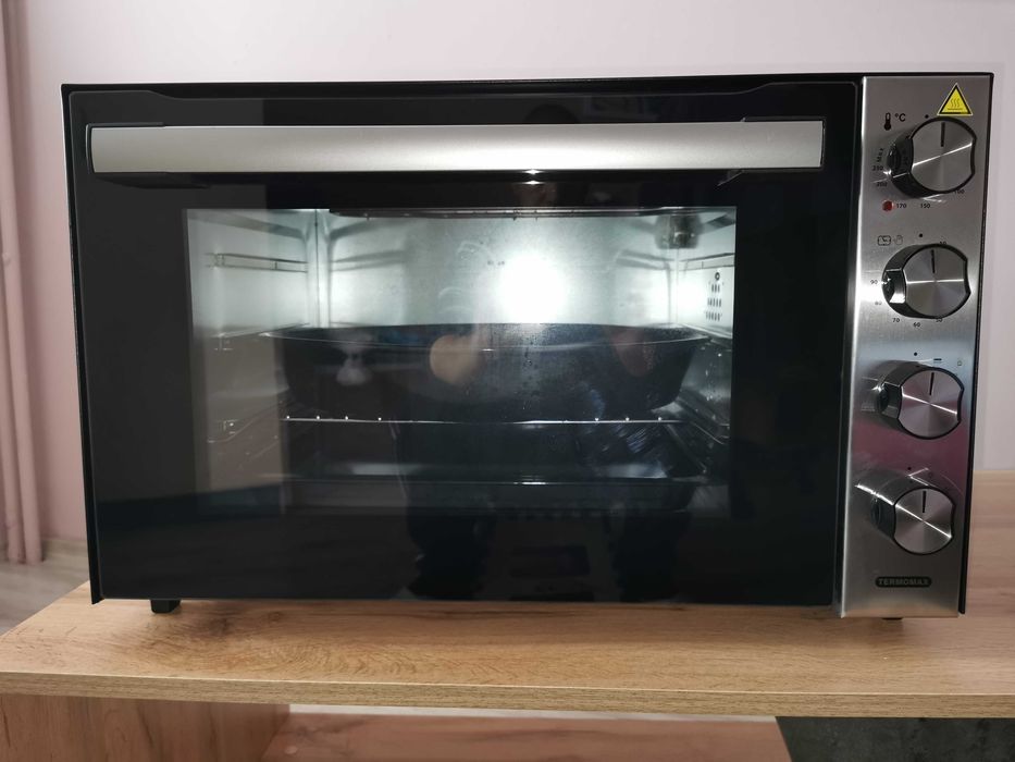 Електрическа фурна Termomax TR7011, 2000w, 70л, черен