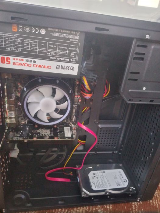 Kompyuter protsessor monitor klaviatura mishka komplekt