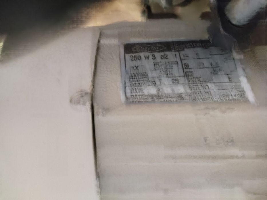 Колонковая швейная машина