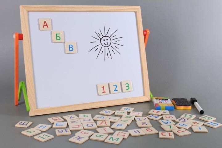 Дървена магнитна дъска 2в1