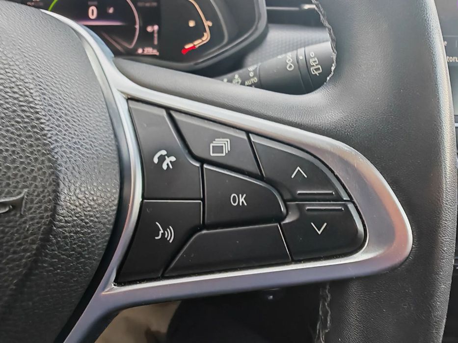 Renault Clio TVA deductibil, leasing, credit, garanție.