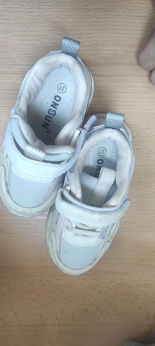 Кроссовки на девочку, 27 размер