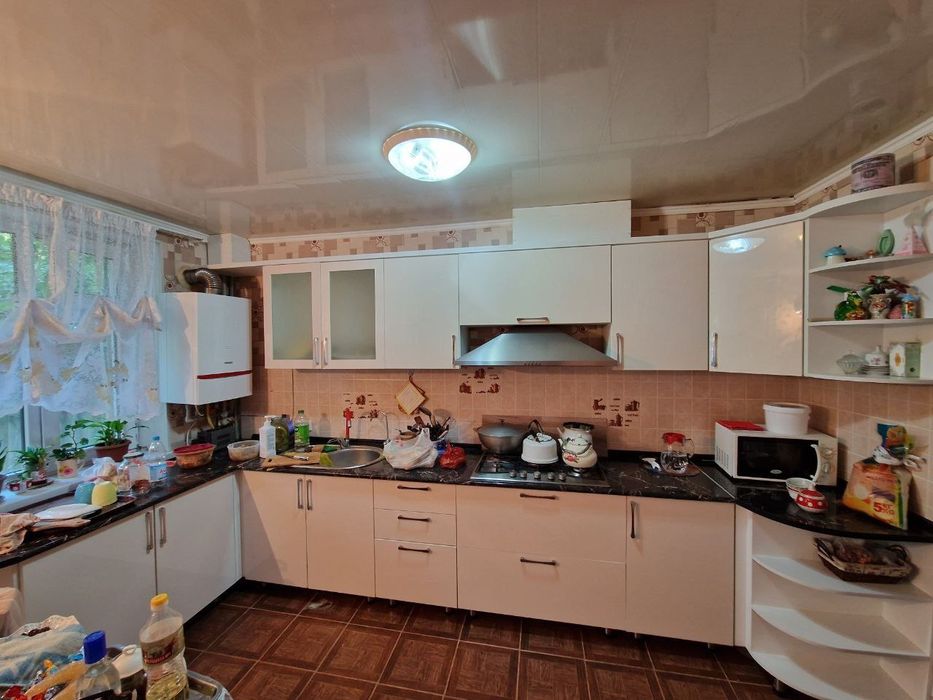 Үй сатылады 2 этаж