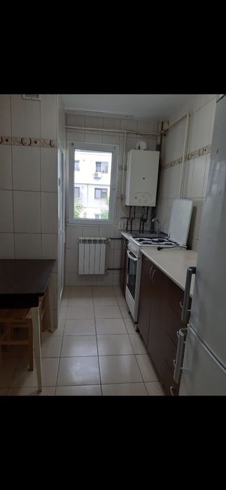 Inchiriez apartament