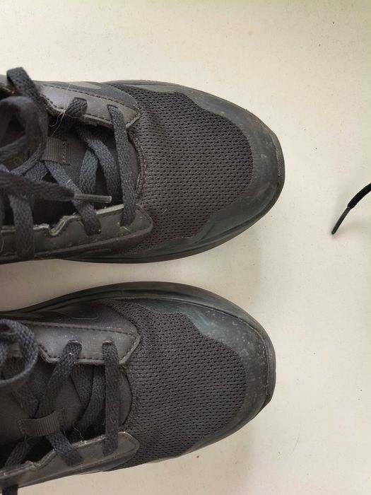 Продавам дамски маратонки Адидас