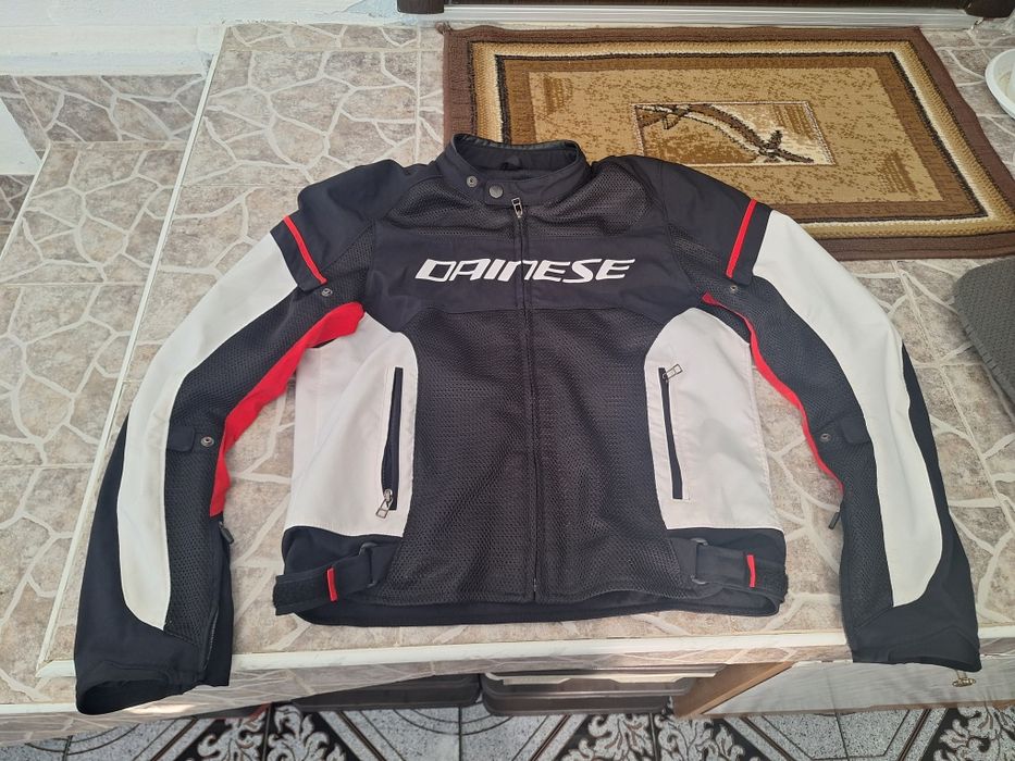 Яке Dainese размер 48