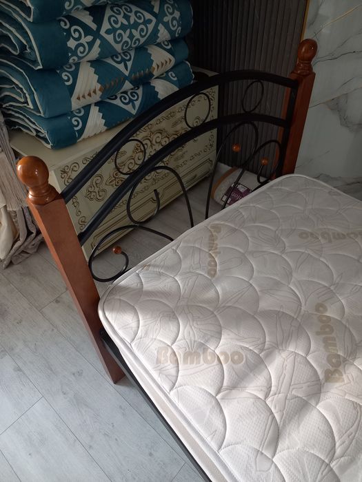 Крават с матрасом