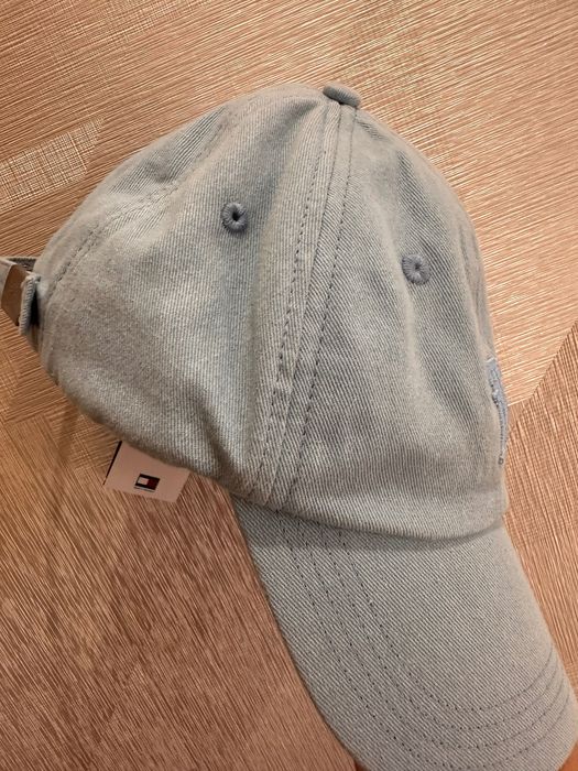 Продам кепку от бренда Tommy Hilfiger