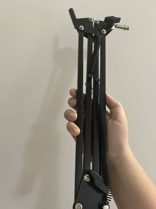 Цял комплект микрофон + стойка, пулт, филтър и кабели