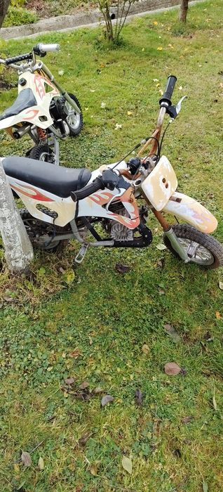 Doua pocket bike pe benzina pentru copii