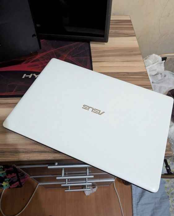 Ноутбук Asus 2018 года