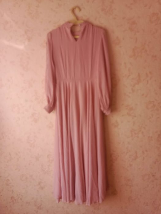 Продаю платье 46 размера