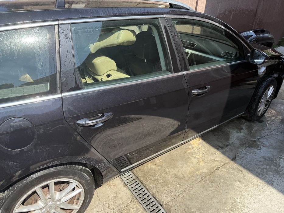 Usa fata dreapta vw Passat B7 break variant LC9X negru