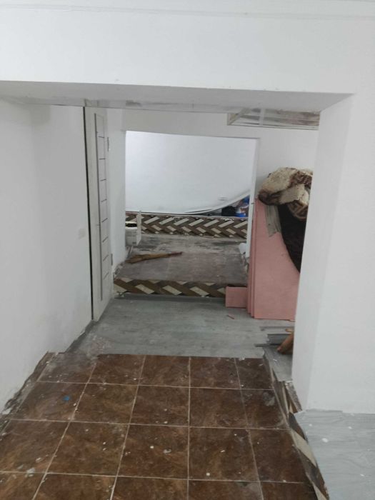 Срочно сдается подвальное помещение 3 комнаты,Ал-хоразми круг.