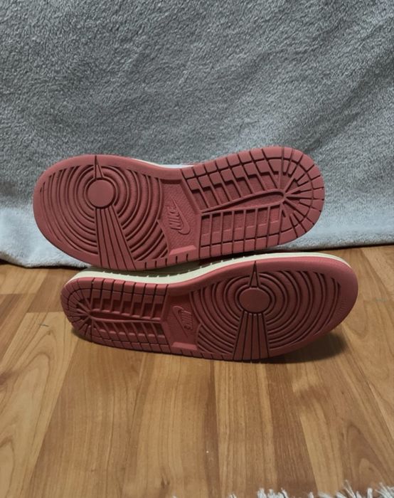 Adidasi Jordan 1 Roz