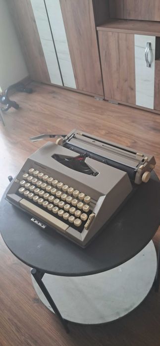 Mașină de scris vintage Scheidegger Princess-Matic – stare foarte bună